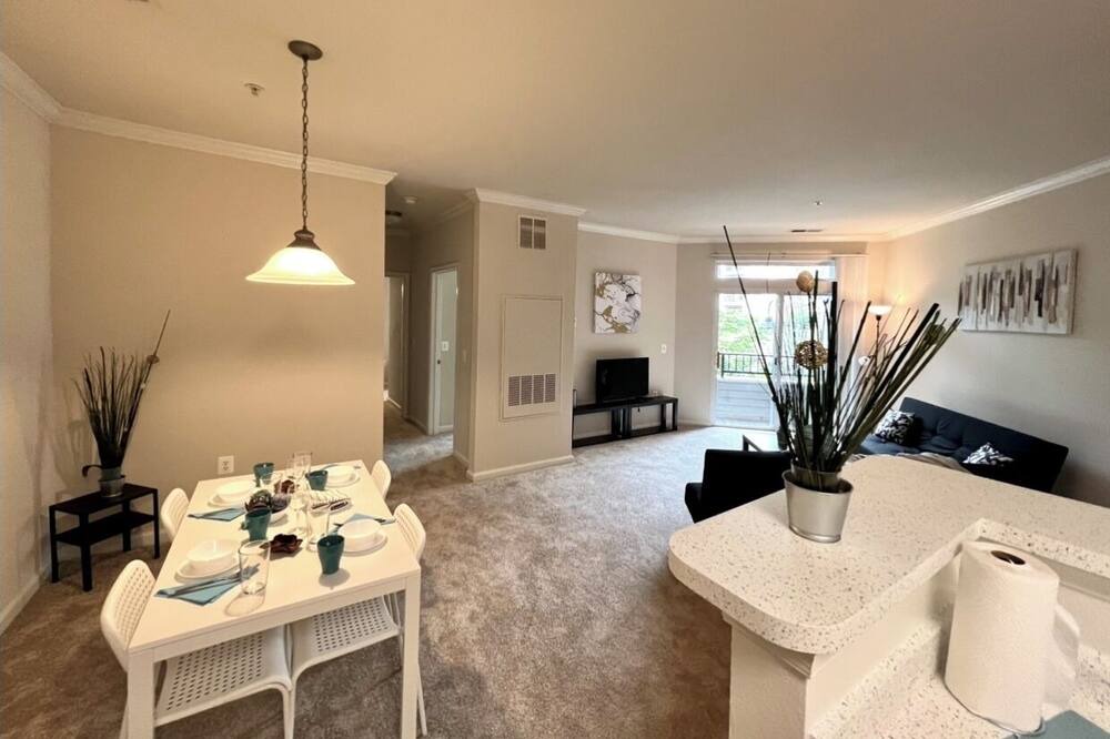 Photo of Livingroom in North Bethesda