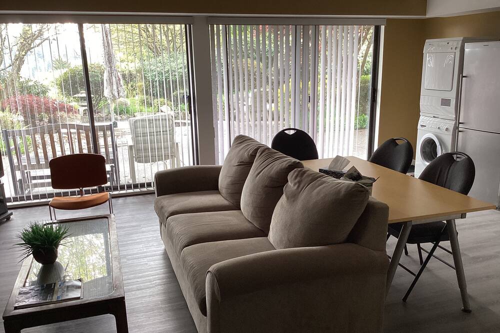 Photo of Livingroom in West Vancouver