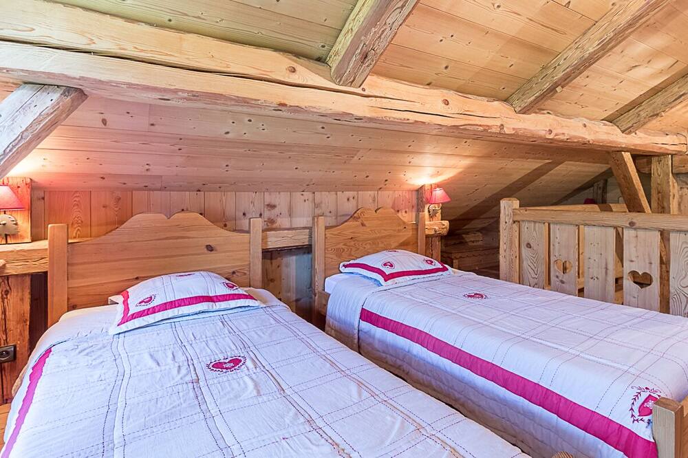 Photo of Bedroom in Queige