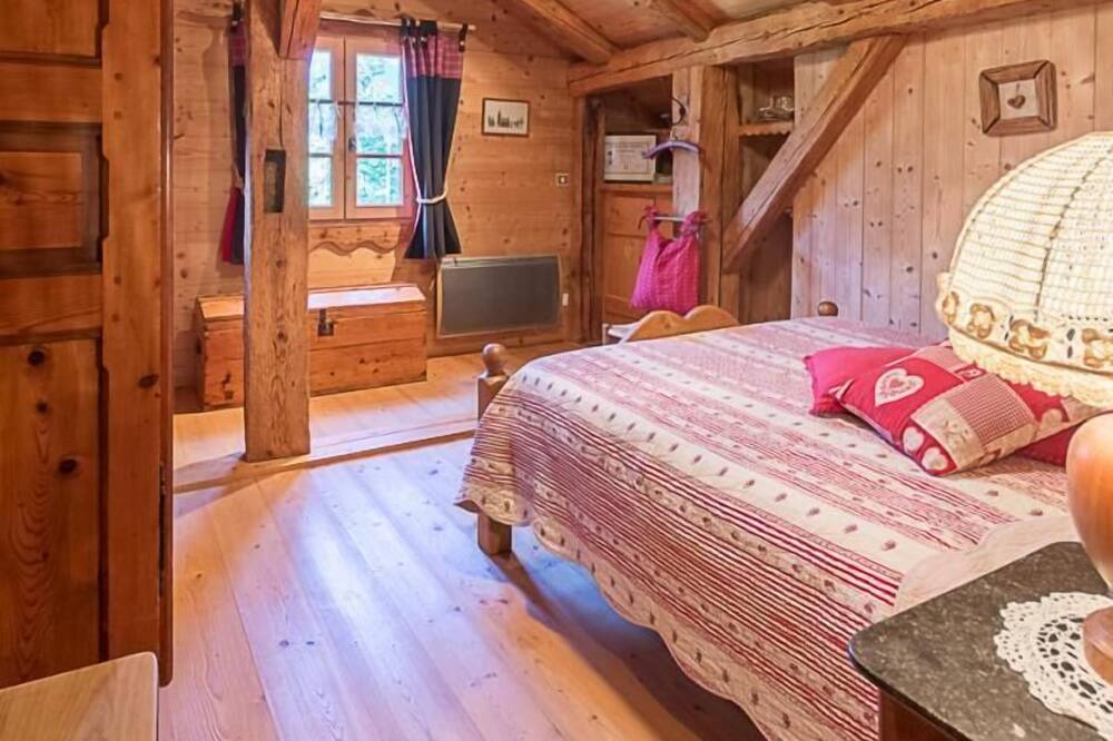 Photo of Bedroom in Queige