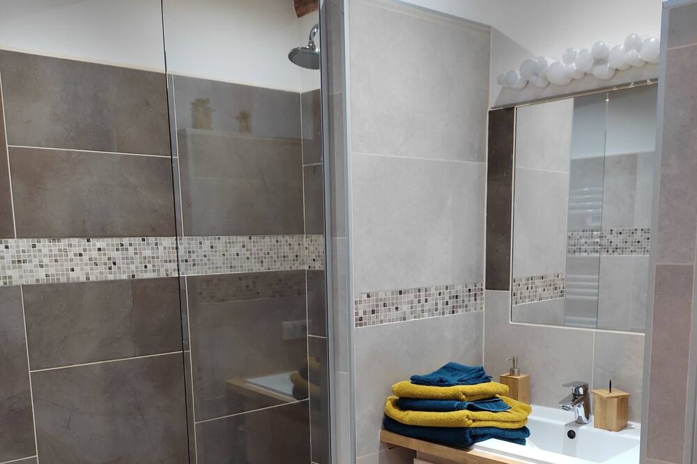 Photo of Bathroom in Ugine