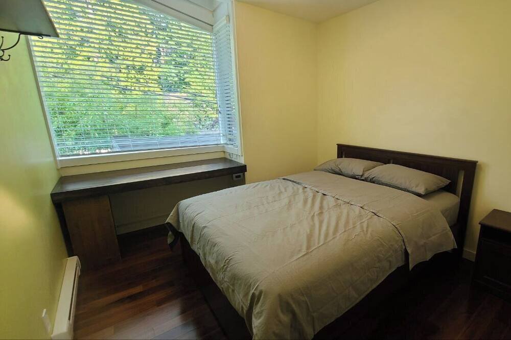 Photo of Bedroom in Upper Lonsdale