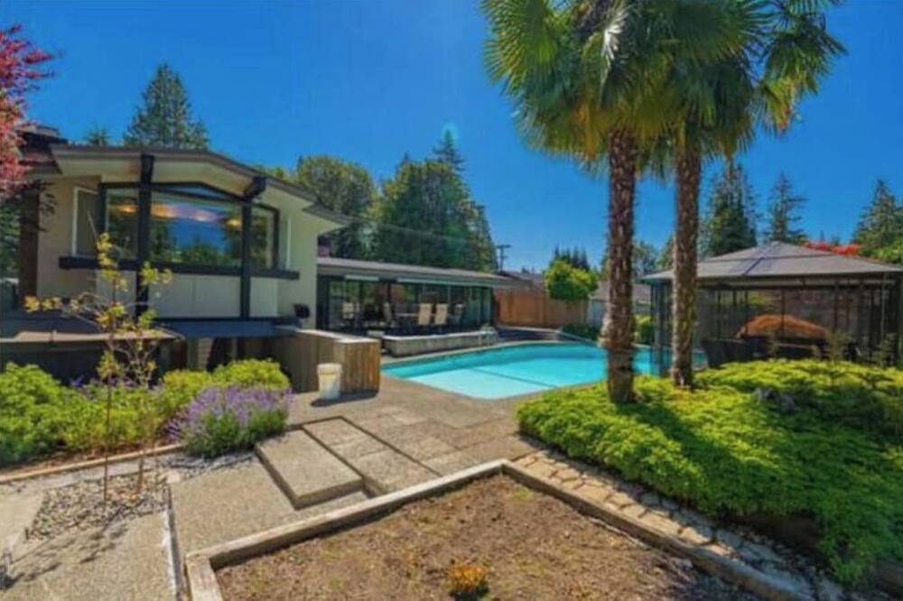 Photo of Outdoor in Upper Lonsdale
