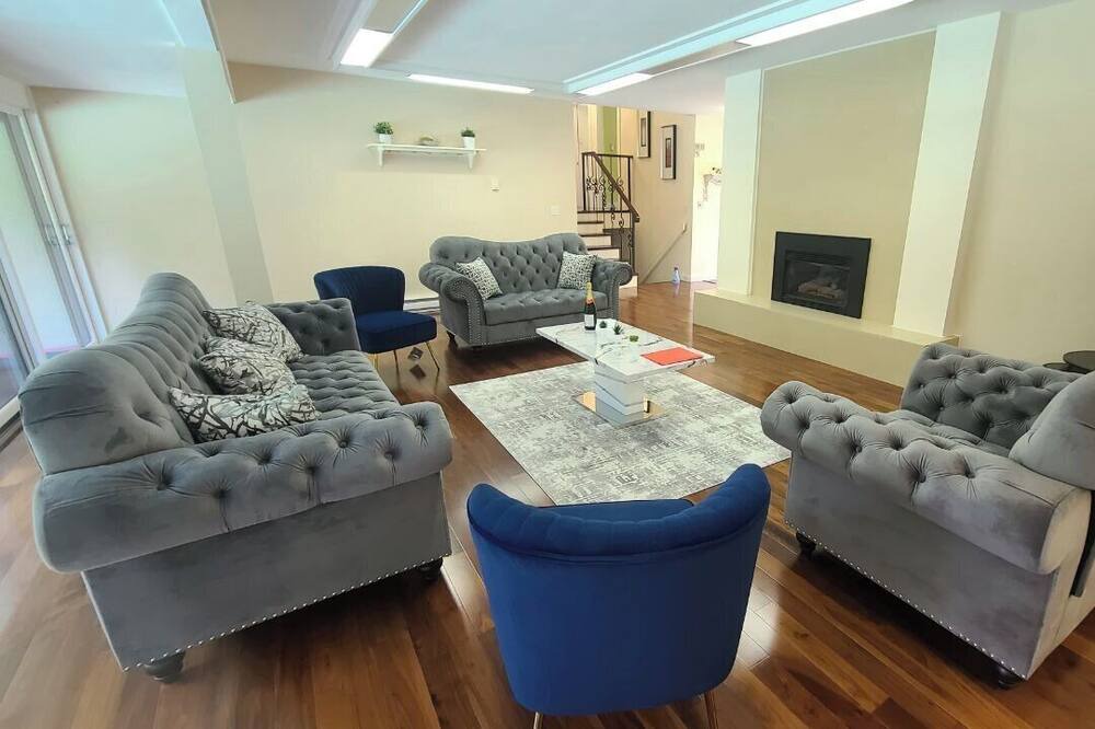 Photo of Livingroom in Upper Lonsdale