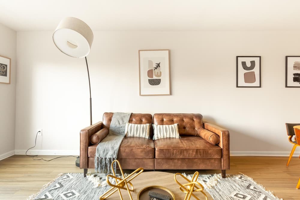 Photo of Livingroom in North Bethesda