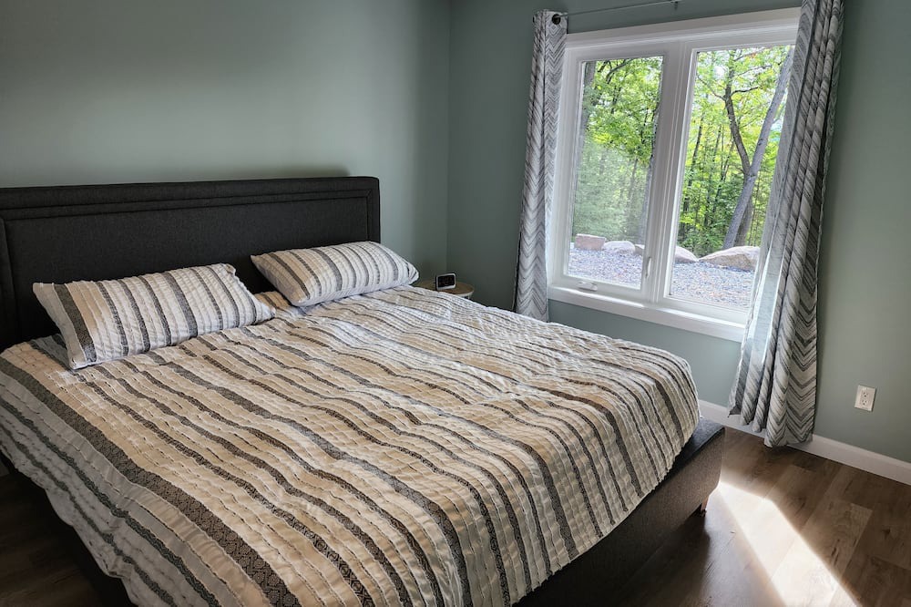 Photo of Bedroom in Armour