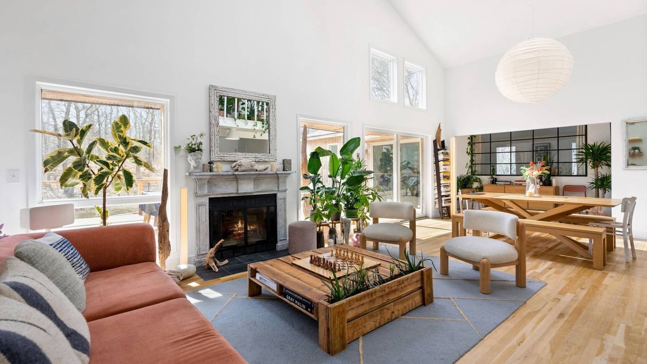 Photo of Livingroom in Northwest Harbor