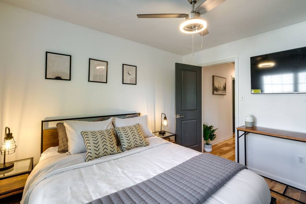 Photo of Bedroom in Landover