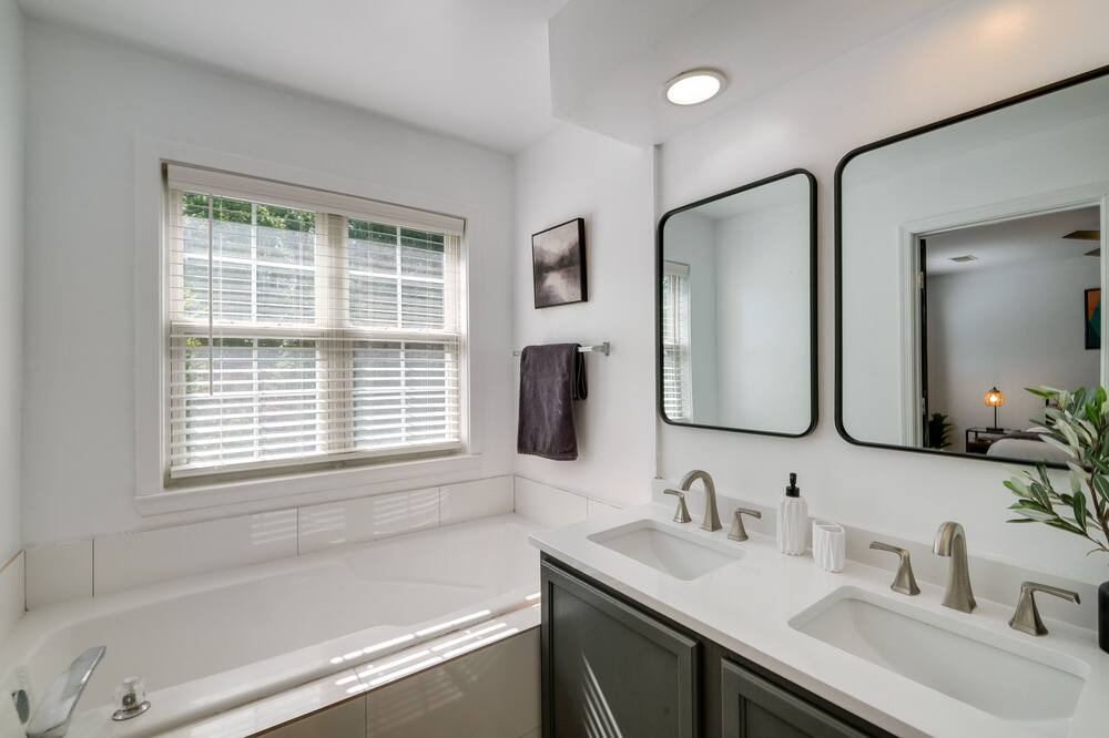 Photo of Bathroom in Landover