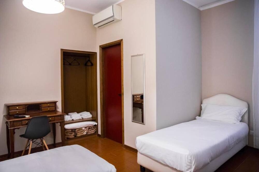 Photo of Bedroom in Fiorenzuola d'Arda