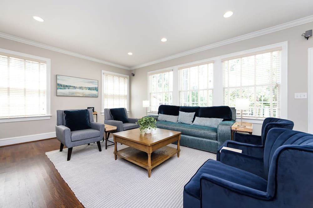 Photo of Livingroom in Plaza Midwood