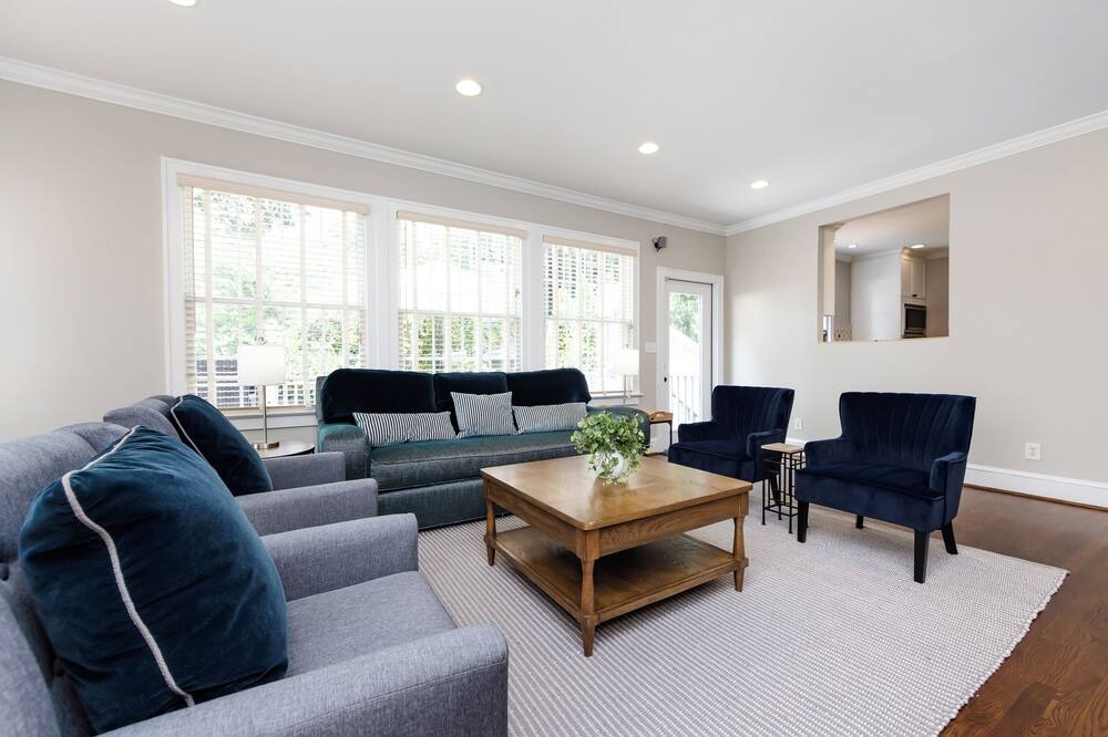 Photo of Livingroom in Plaza Midwood