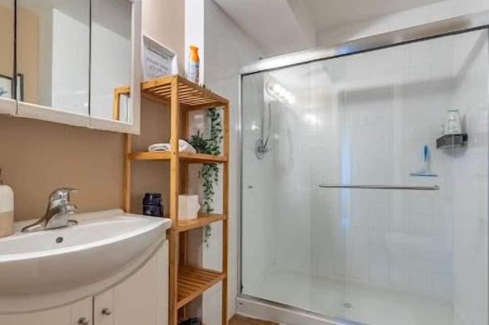Photo of Bathroom in Canyon Heights