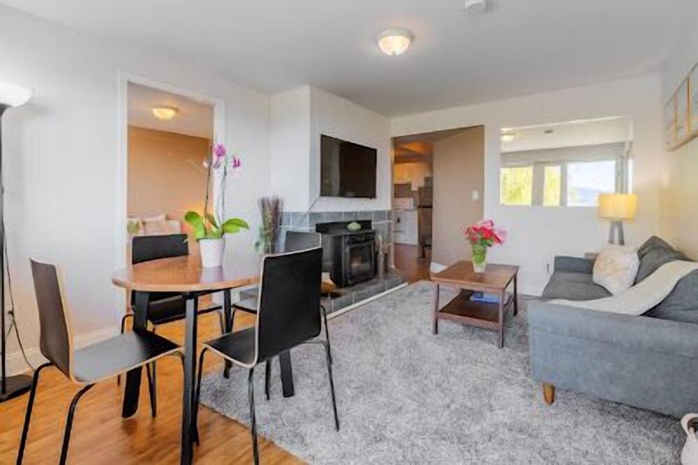 Photo of Livingroom in Canyon Heights