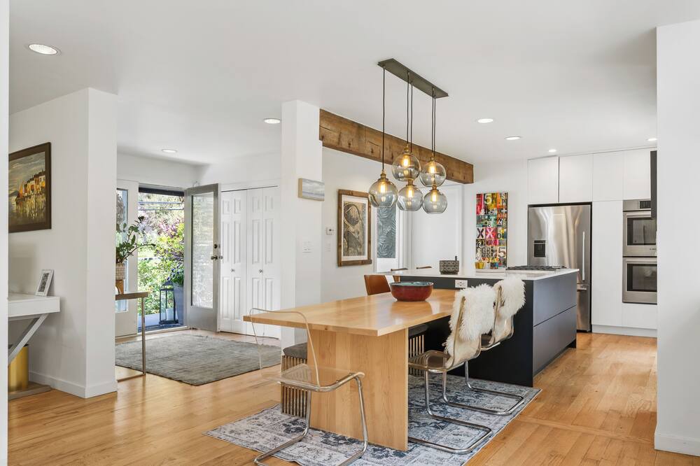 Photo of Kitchen in West Vancouver