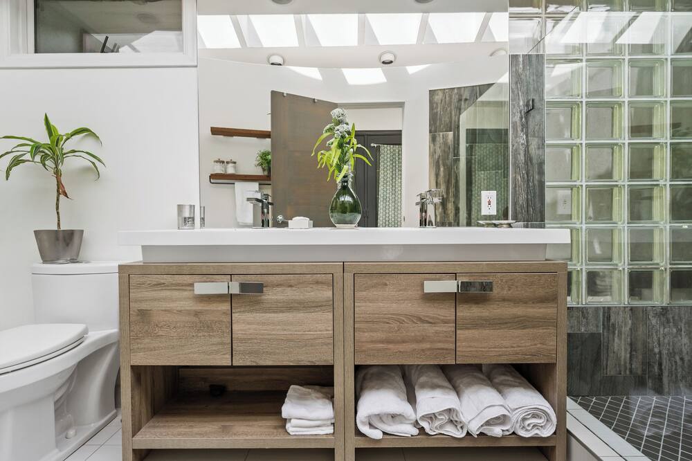 Photo of Bathroom in West Vancouver