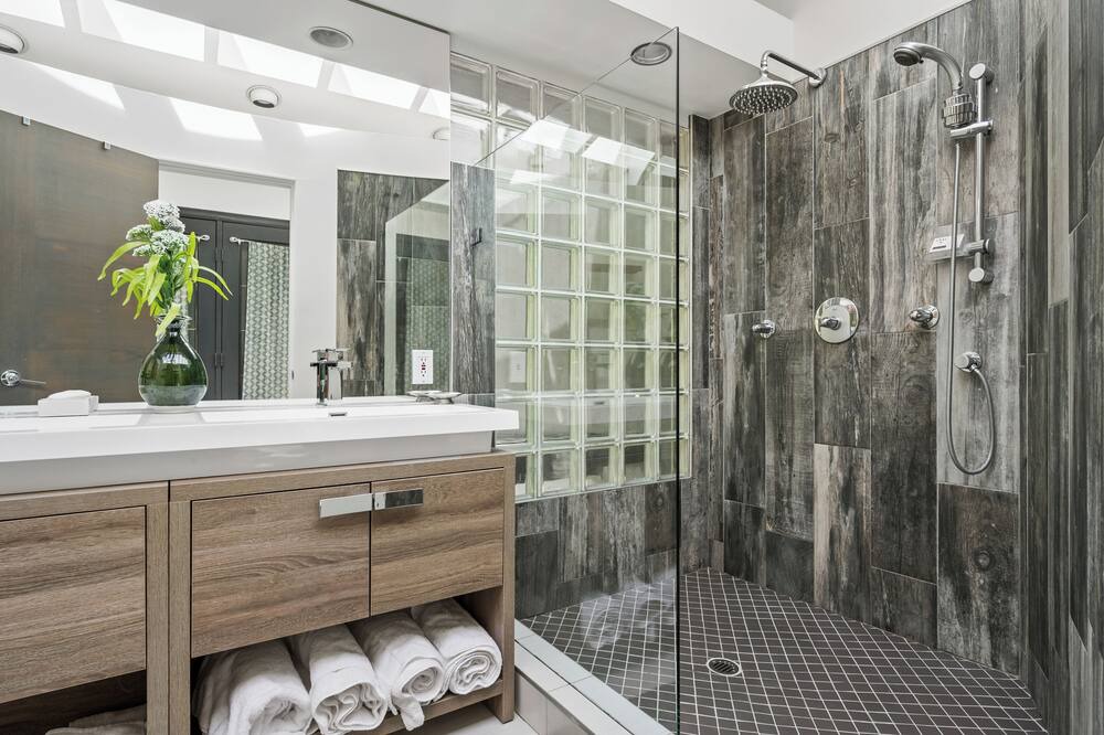 Photo of Bathroom in West Vancouver