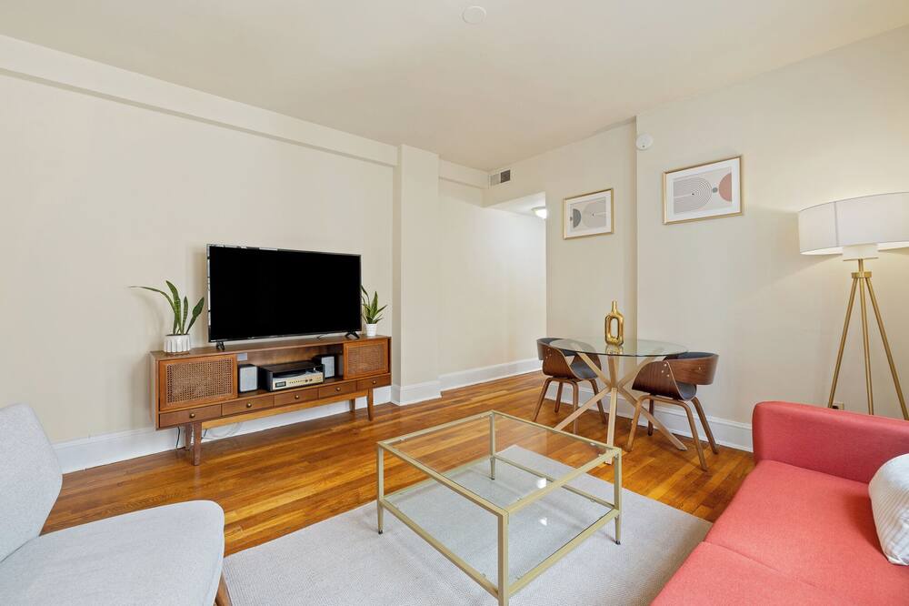 Photo of Livingroom in Kalorama Heights