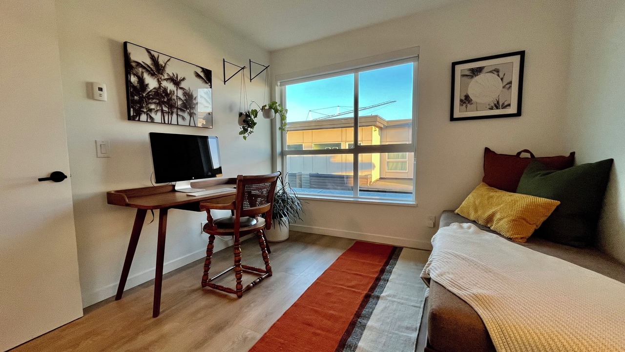 Photo of Livingroom in Lower Lonsdale