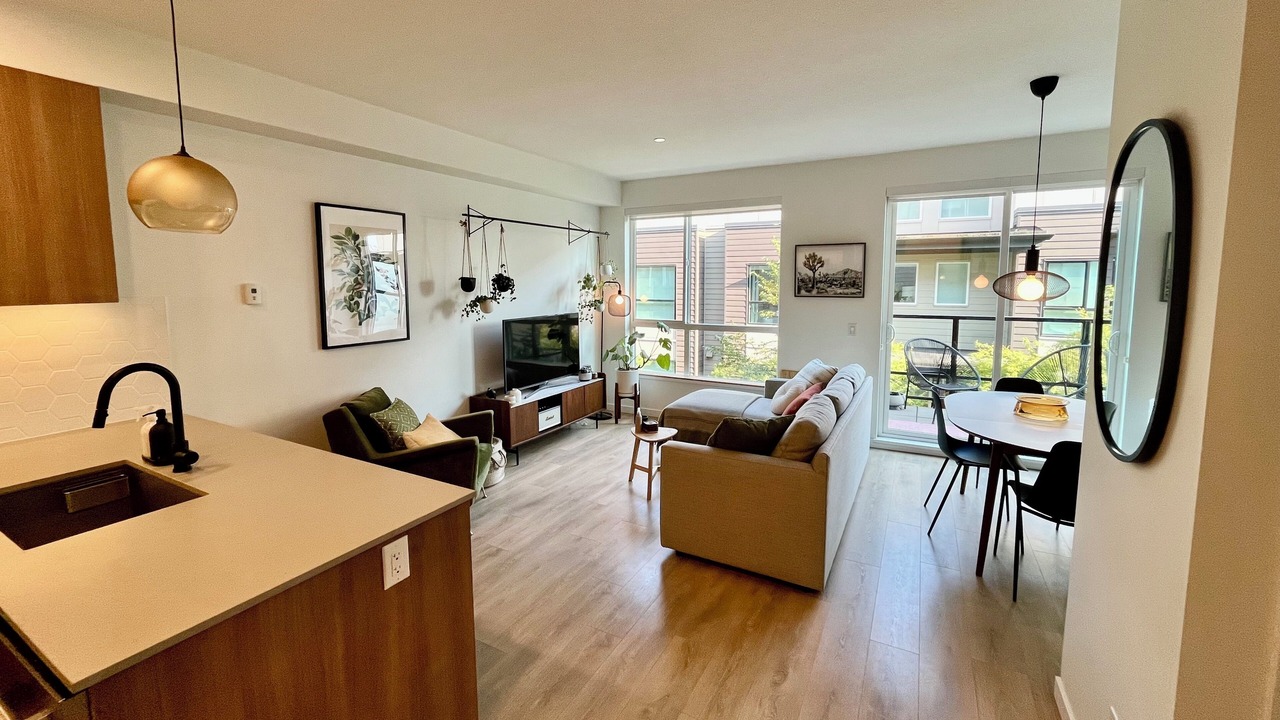 Photo of Livingroom in Lower Lonsdale