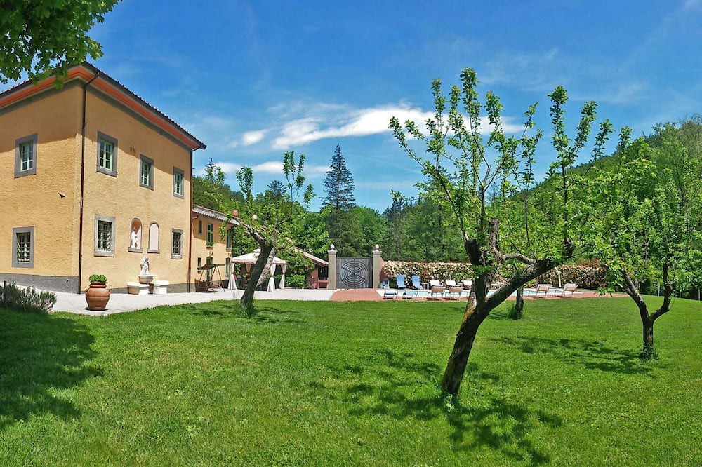 Photo of Outdoor in Saturnana