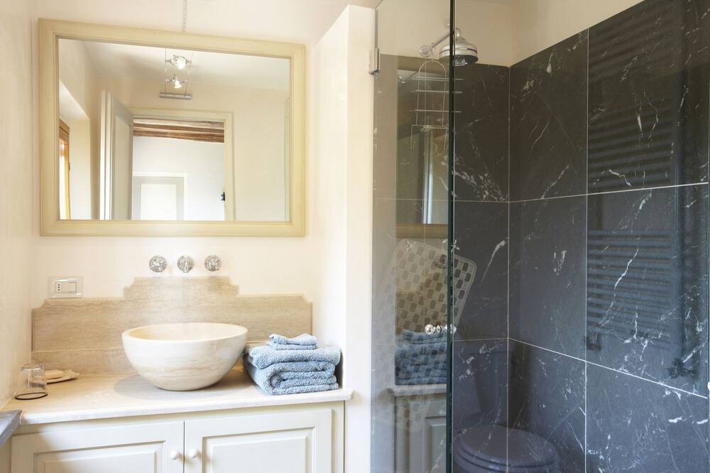 Photo of Bathroom in Palaia