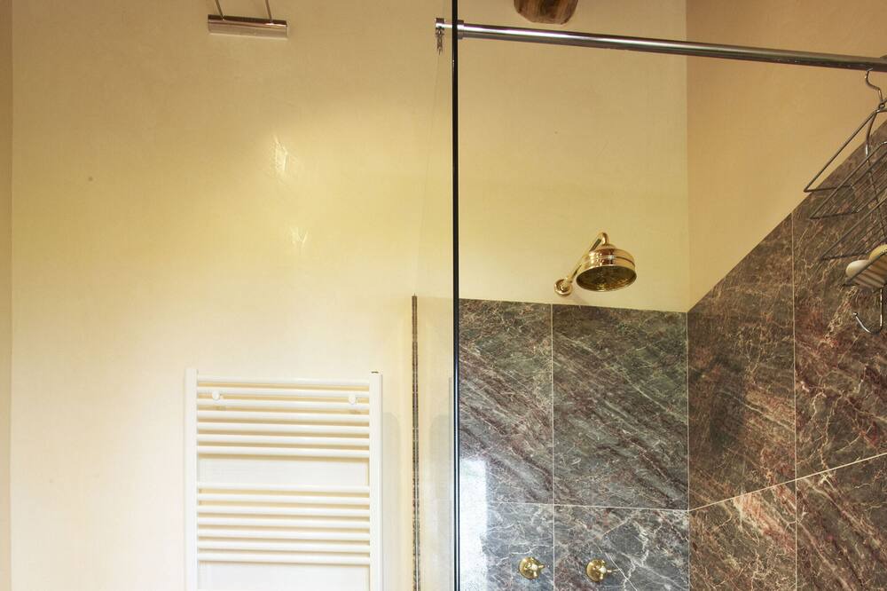 Photo of Bathroom in Palaia
