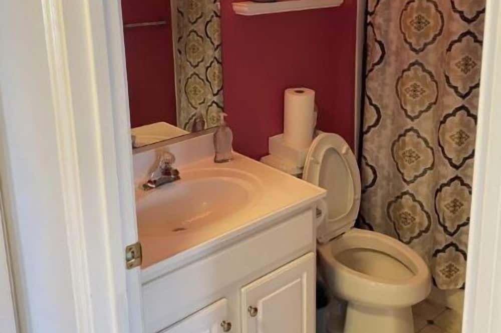 Photo of Bathroom in Laurel