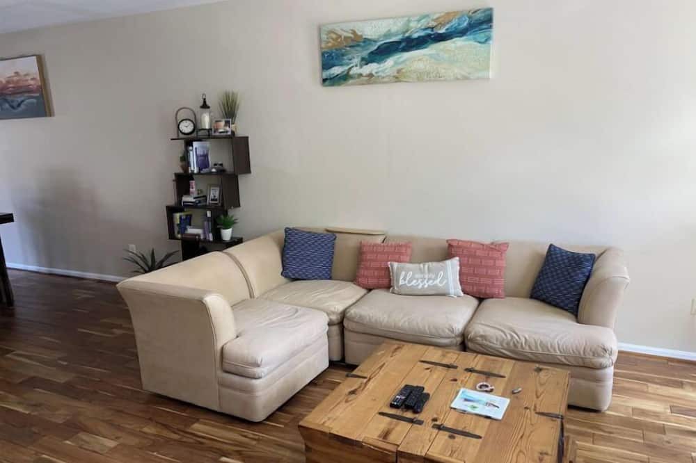 Photo of Livingroom in Laurel