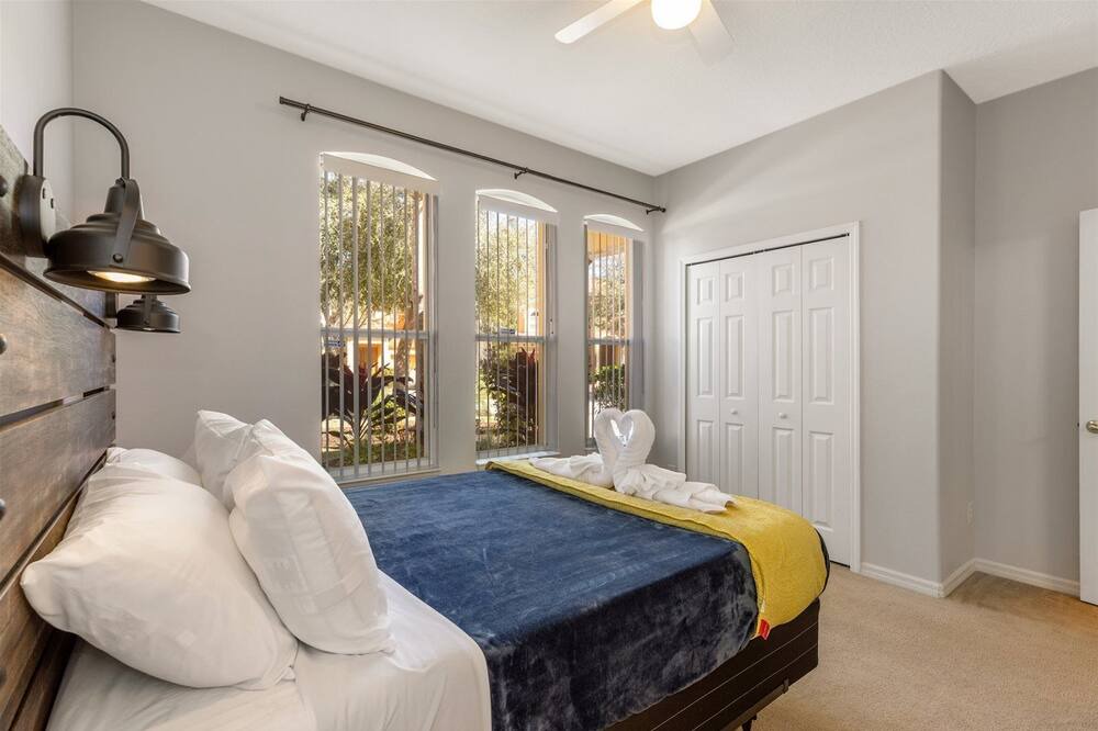 Photo of Bedroom in Watersong