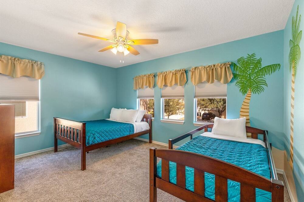 Photo of Bedroom in Watersong