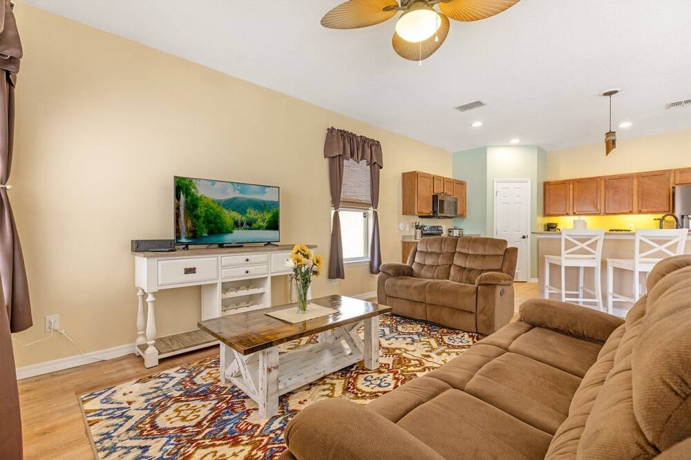 Photo of Livingroom in Watersong