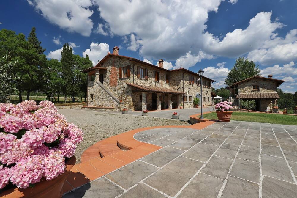 Photo of Outdoor in Starda