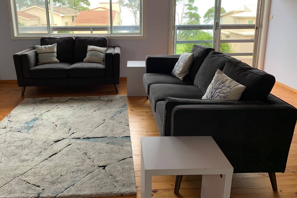 Photo of Livingroom in Denhams Beach