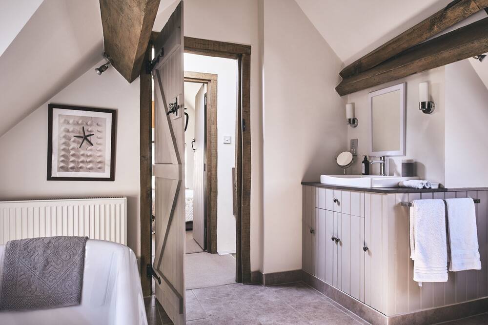 Photo of Bathroom in Wickhamford