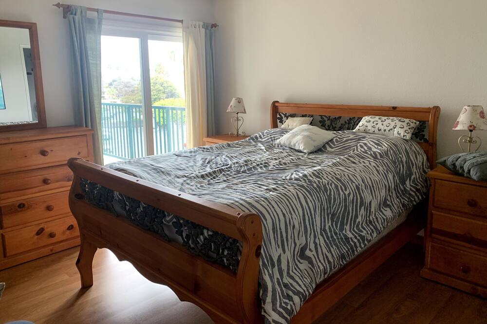 Photo of Bedroom in Hollywood
