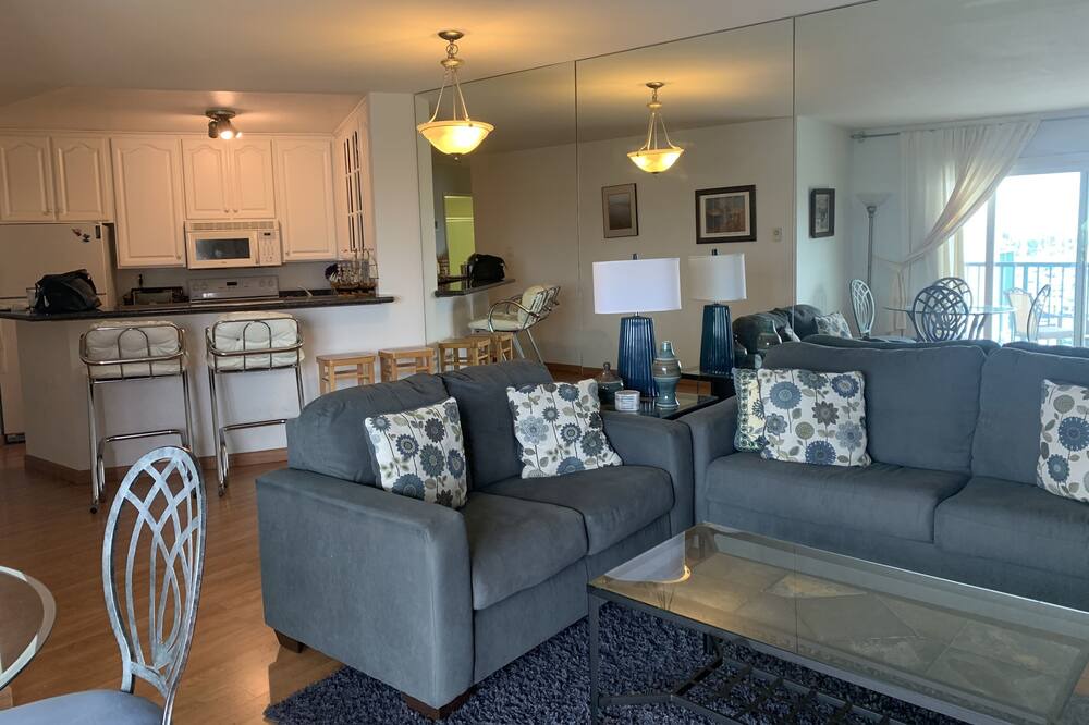 Photo of Livingroom in Hollywood