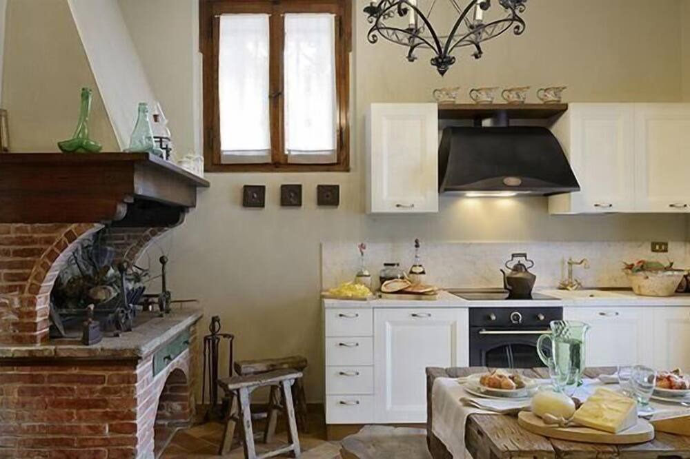 Photo of Kitchen in Saturnana