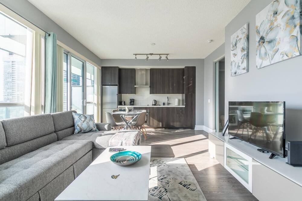 Photo of Livingroom in Toronto Entertainment District