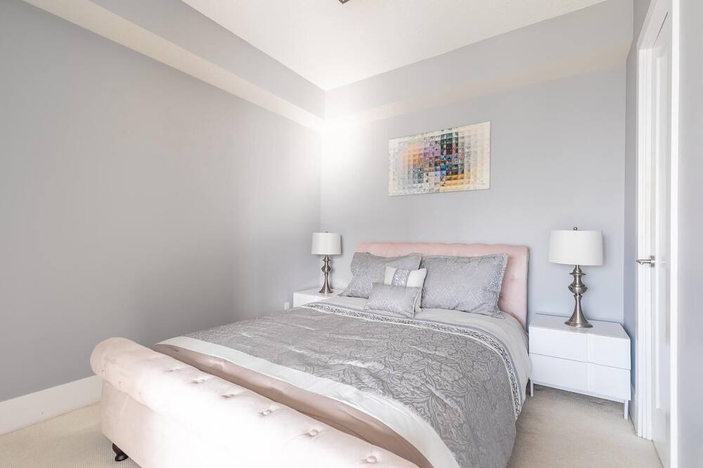 Photo of Bedroom in Toronto Entertainment District