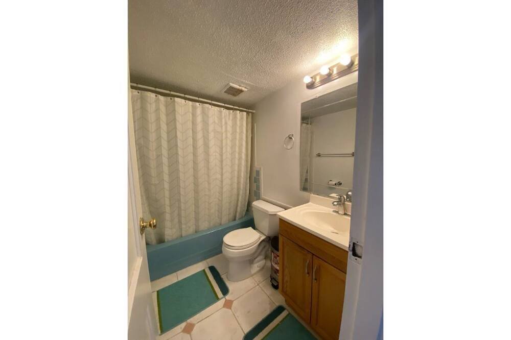 Photo of Bathroom in Aspen Hill