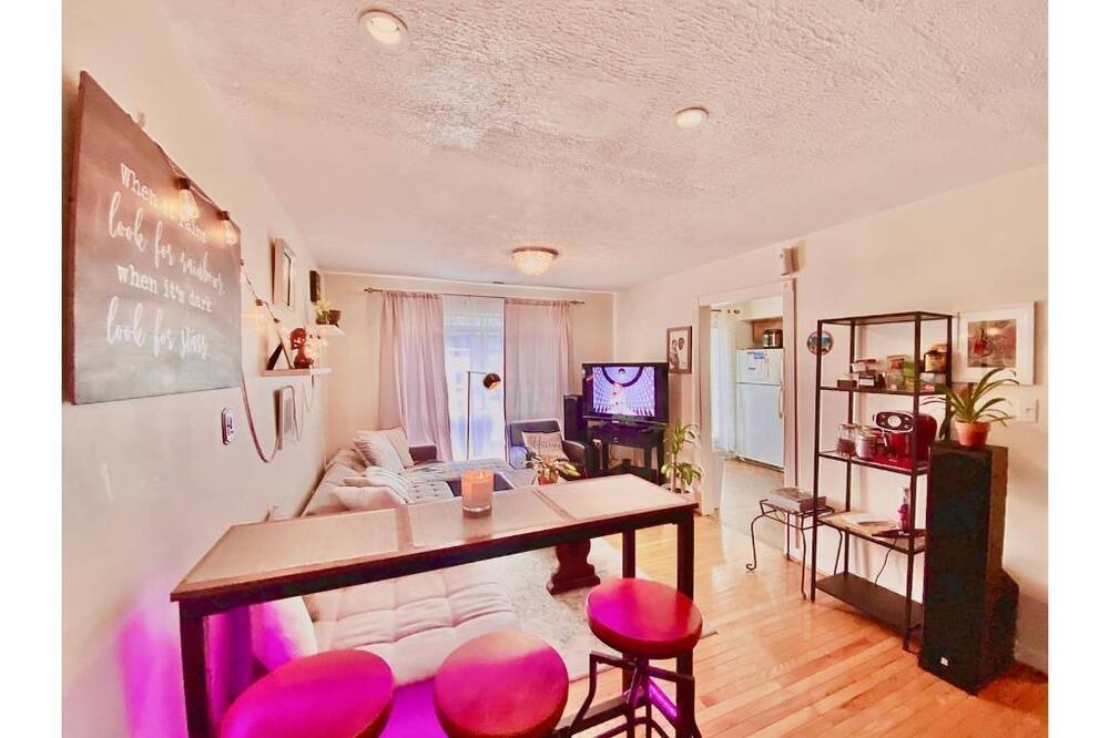 Photo of Bedroom in Aspen Hill