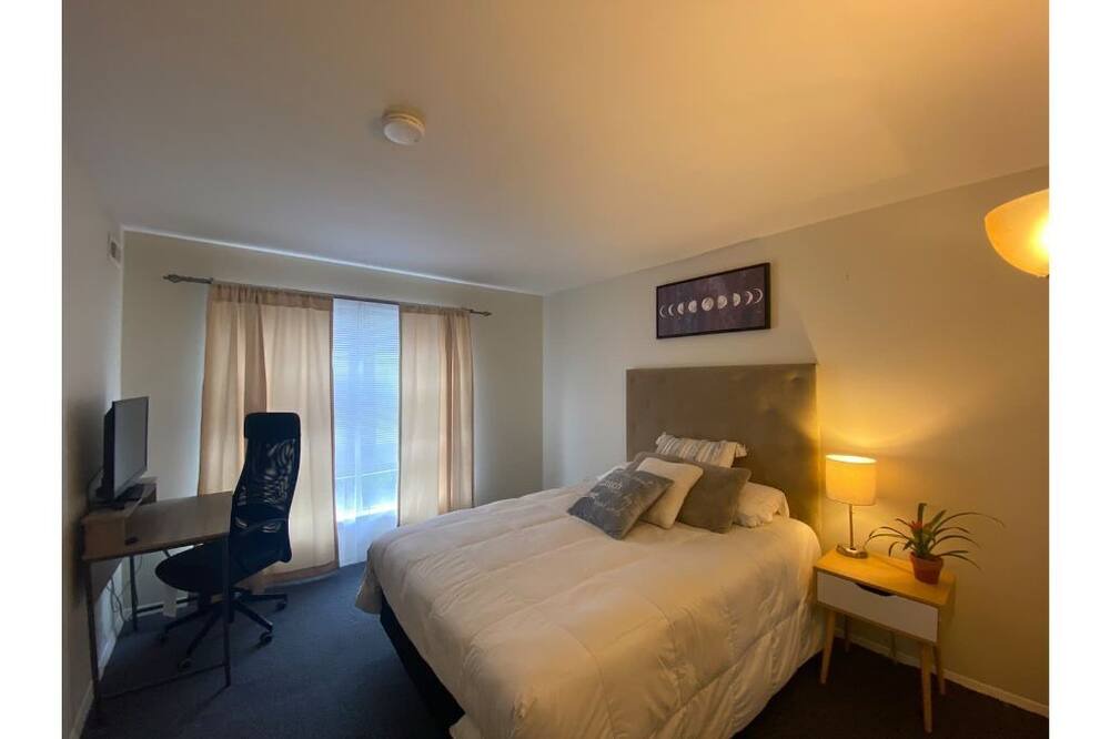 Photo of Bedroom in Aspen Hill