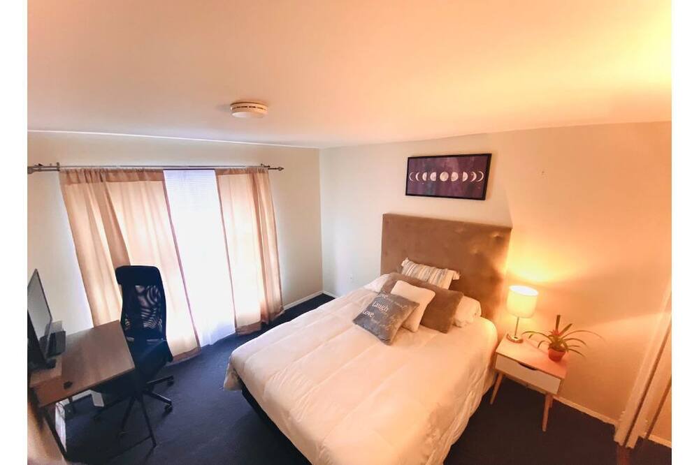 Photo of Bedroom in Aspen Hill