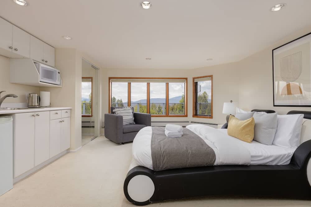 Photo of Bedroom in Caulfeild