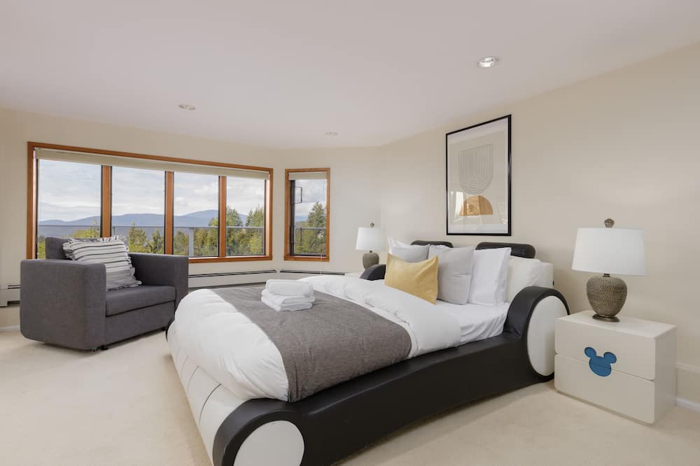 Photo of Bedroom in Caulfeild