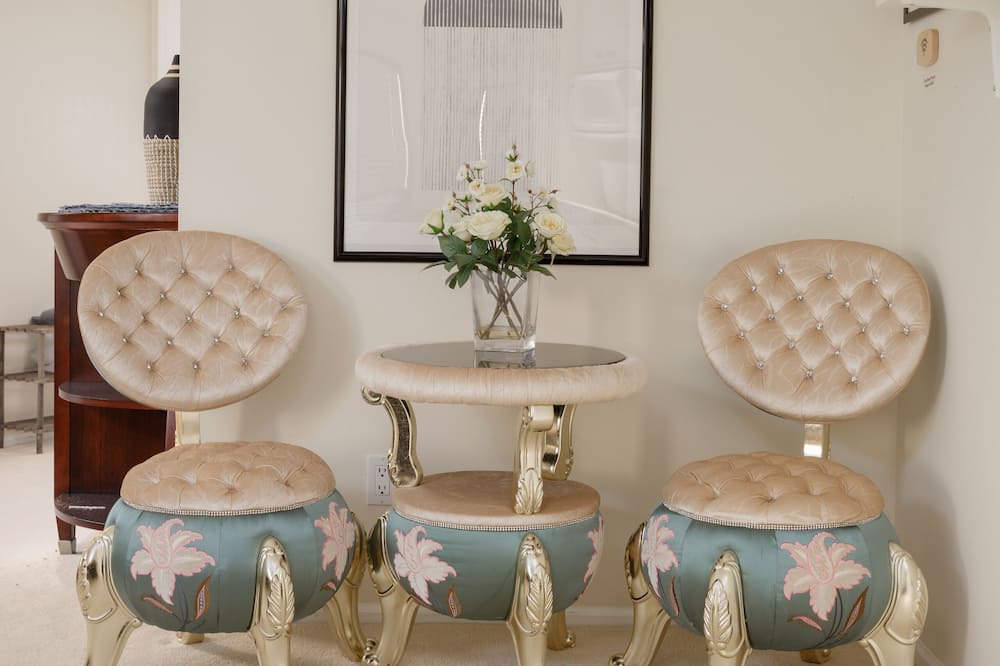 Photo of Livingroom in Caulfeild