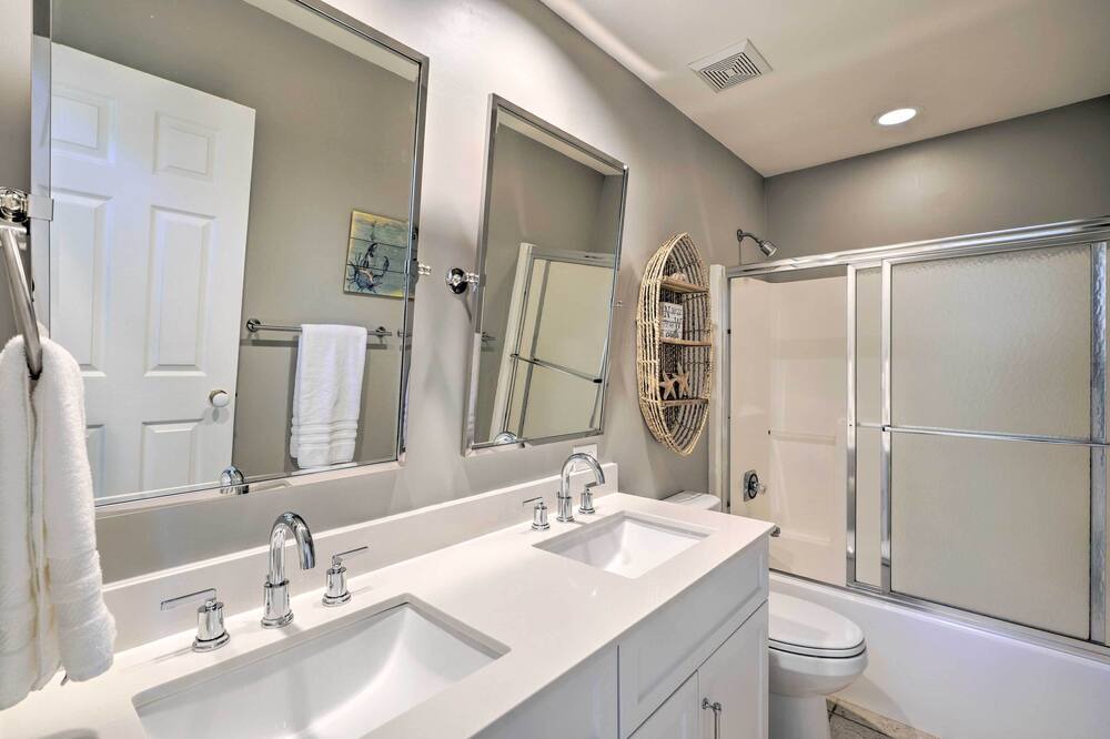 Photo of Bathroom in Buck Island