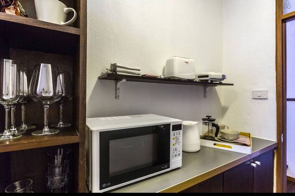 Photo of Kitchen in Khlong Toei Nuea
