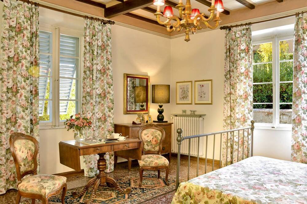 Photo of Bedroom in Lari
